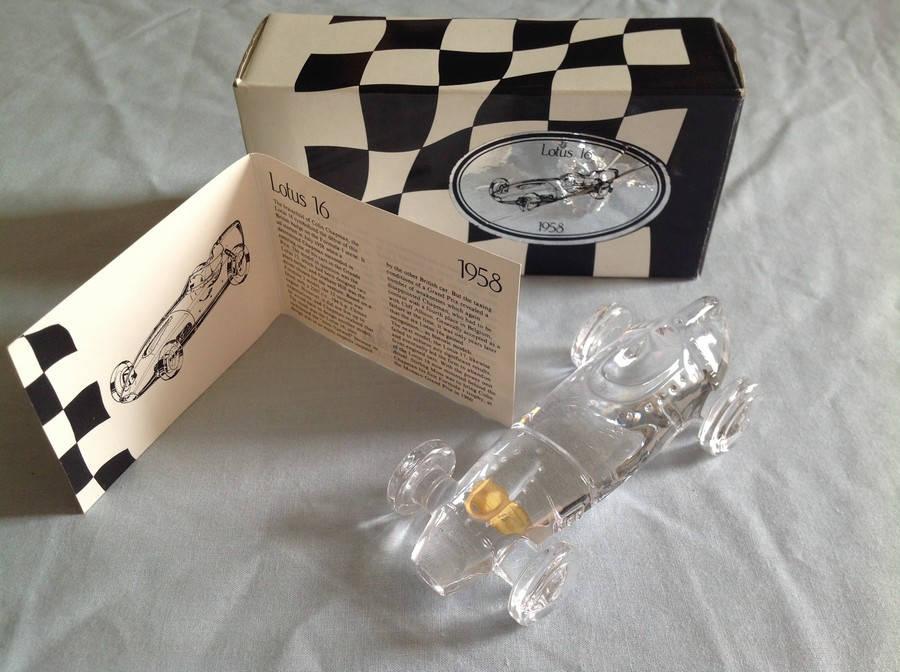 M0157 lotus 16