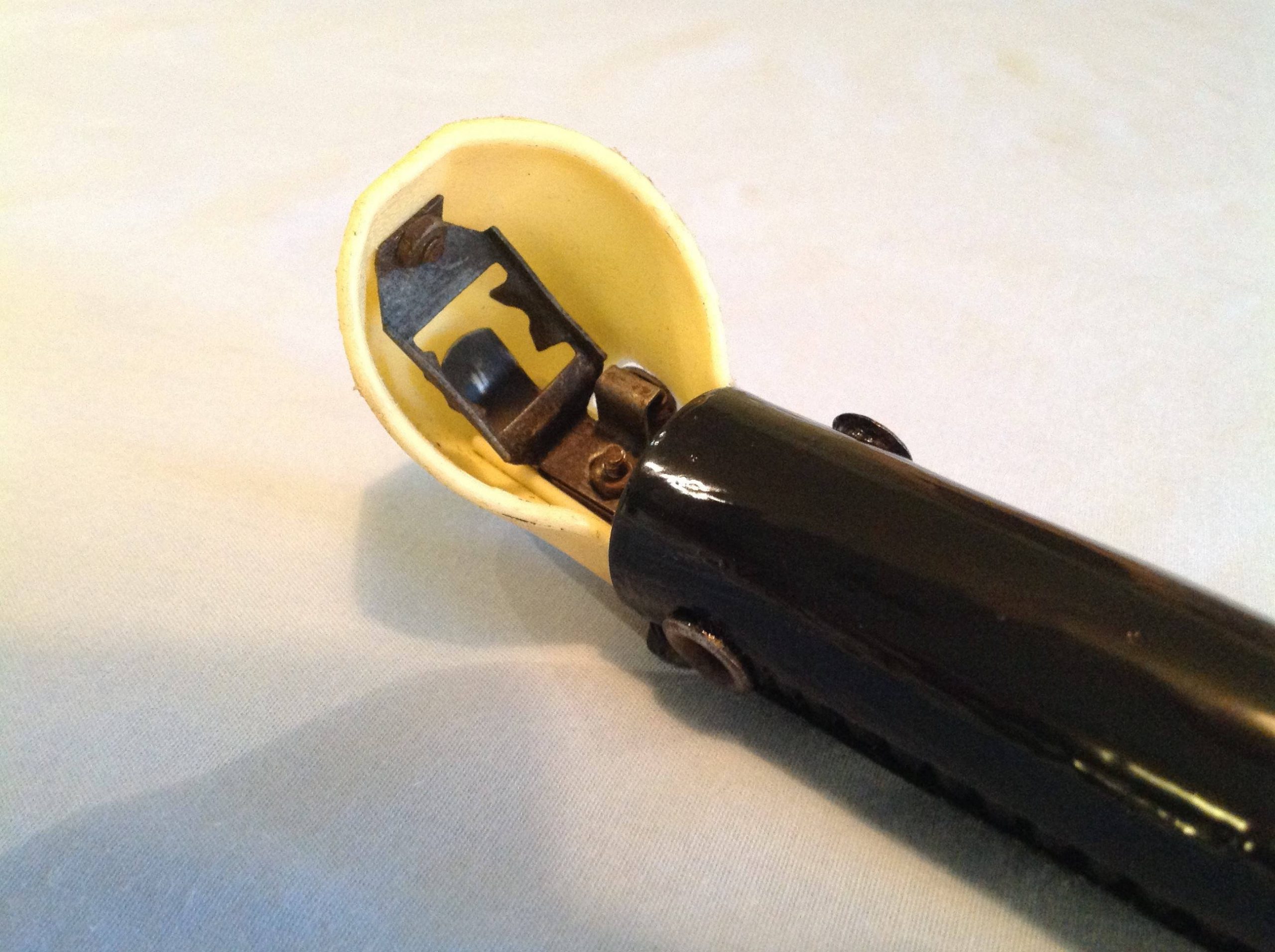 P1566 light